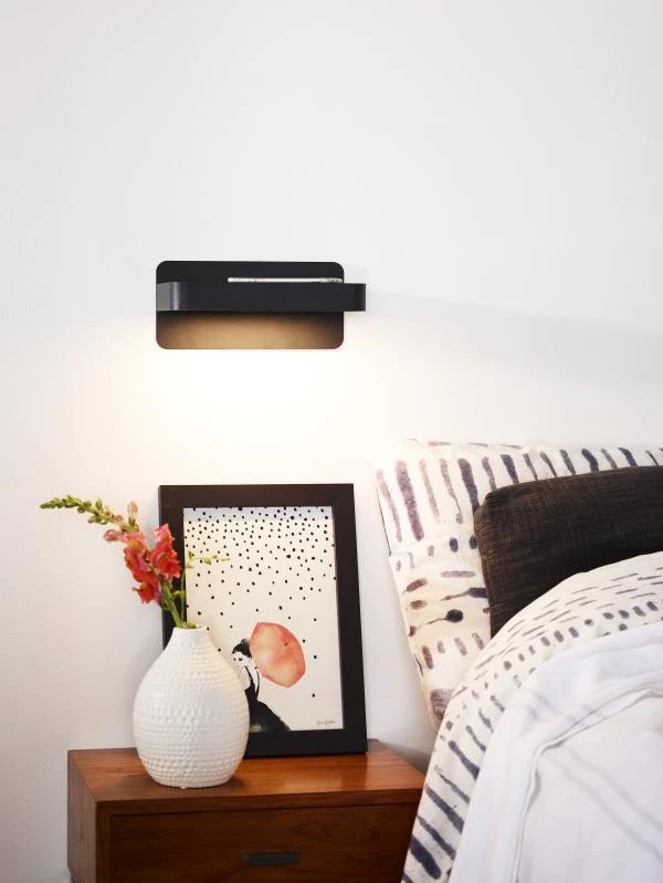 Lucide ATKIN - Lámpara de cabecera / Lámpara de pared - LED - 1x6W 3000K - Con punto de carga USB - Negro - ambiente 1